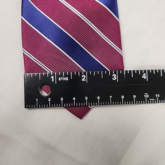 Tommy Hilfiger Men’s 100% Silk Repp Tie Necktie Red Navy Blue&White Stripes USA - Picture 5 of 5